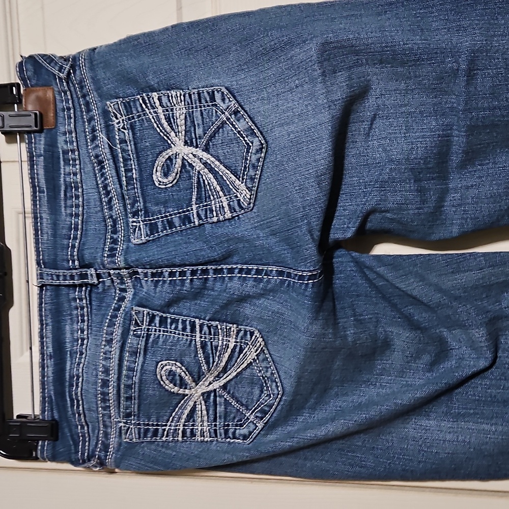 Ladies Jeans - Picture 4 of 6